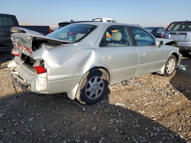 JT2BF22K9Y0281396 - 2000 TOYOTA CAMRY CE SILVER photo 3