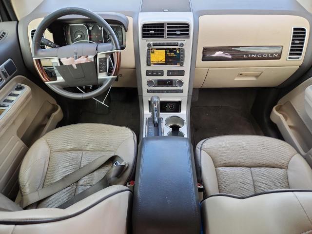 2LMDJ8JC9ABJ31126 - 2010 LINCOLN MKX WHITE photo 8