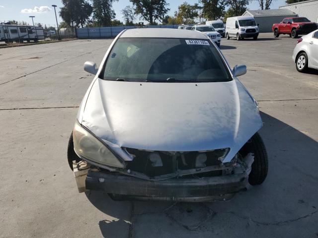 4T1BE32K75U619667 - 2005 TOYOTA CAMRY LE Күміс фото 5