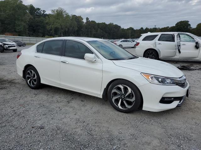 1HGCR2F89GA245221 - 2016 HONDA ACCORD EXL WHITE photo 4
