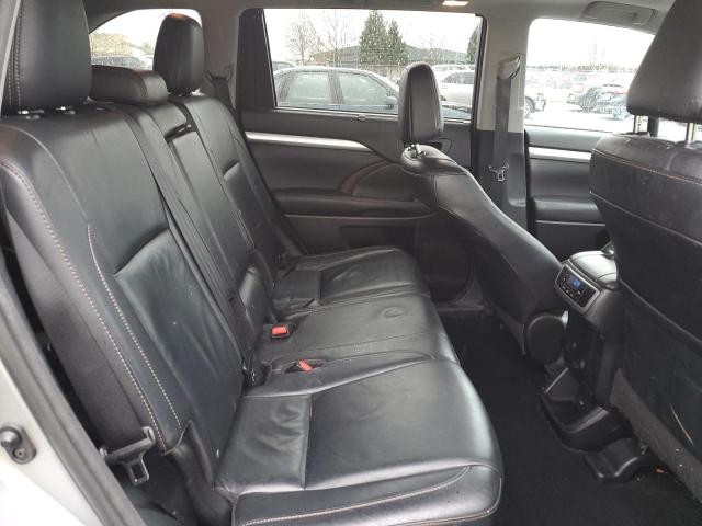 5TDJKRFH2GS347546 - 2016 TOYOTA HIGHLANDER XLE 银色 照片 11