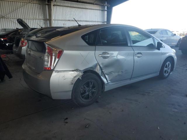 JTDKN3DU2F0485307 - 2015 TOYOTA PRIUS SILVER photo 3