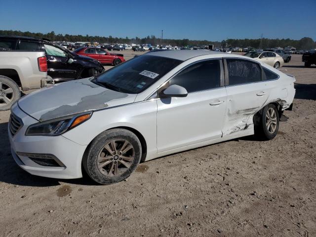 5NPE24AF5FH086301 - 2015 HYUNDAI SONATA SE WHITE photo 1