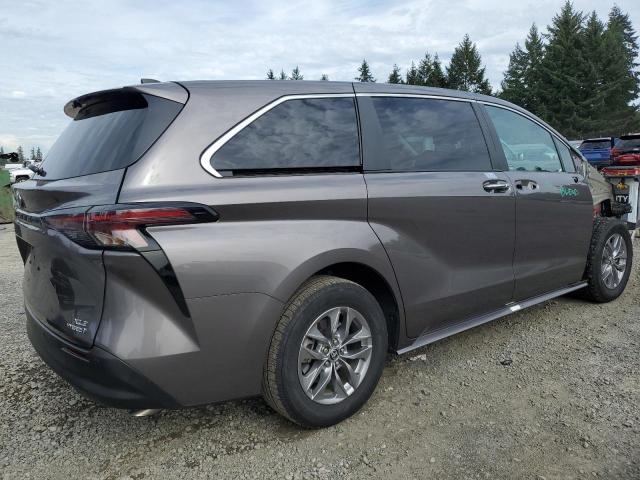 5TDYRKEC4PS153026 - 2023 TOYOTA SIENNA XLE 灰色 照片 3