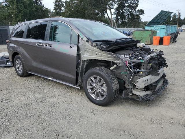 5TDYRKEC4PS153026 - 2023 TOYOTA SIENNA XLE 灰色 照片 4