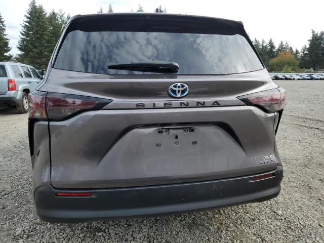 5TDYRKEC4PS153026 - 2023 TOYOTA SIENNA XLE 灰色 照片 6