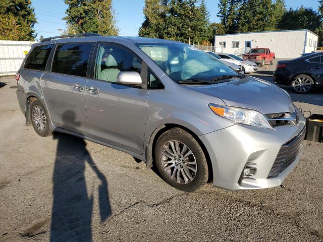 5TDYZ3DC9JS924613 - 2018 TOYOTA SIENNA XLE ვერცხლისფერი ფოტო 4