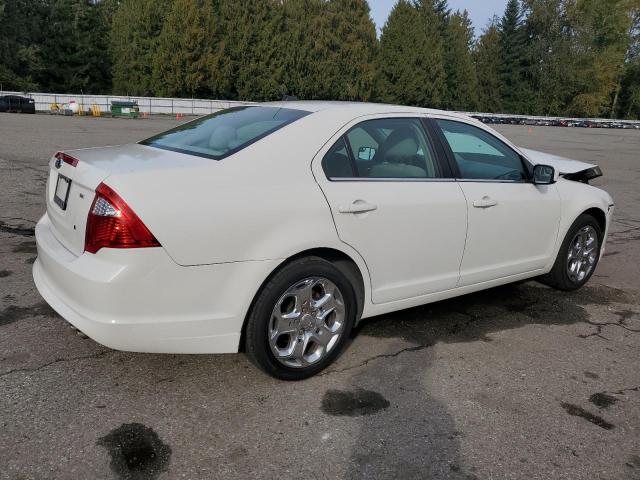 3FAHP0HA2BR310669 - 2011 FORD FUSION SE WHITE photo 3