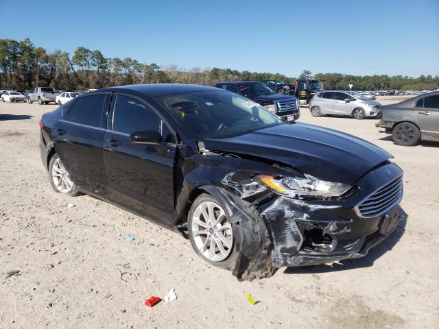 3FA6P0HD8LR218856 - 2020 FORD FUSION SE BLACK photo 4