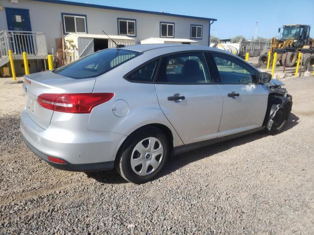 1FADP3E26JL290680 - 2018 FORD FOCUS S SILVER photo 3