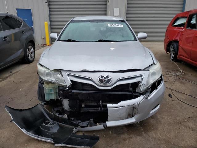 4T1BF3EK0BU756566 - 2011 TOYOTA CAMRY BASE SILVER photo 5