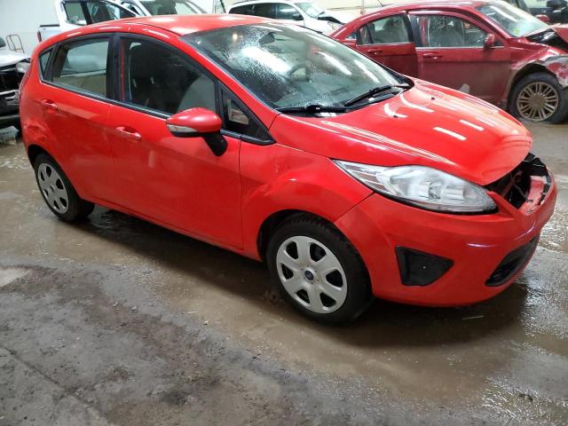 3FADP4EJ8DM201207 - 2013 FORD FIESTA SE RED photo 4