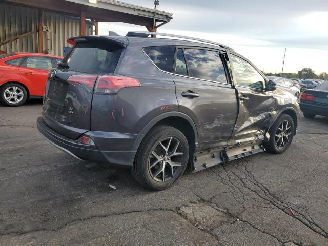 JTMJFREV7JJ218296 - 2018 TOYOTA RAV4 SE 灰色 照片 3