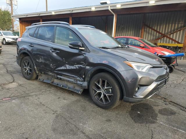 JTMJFREV7JJ218296 - 2018 TOYOTA RAV4 SE 灰色 照片 4