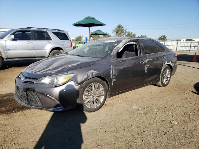4T1BF1FK5FU895584 - 2015 TOYOTA CAMRY LE GRAY photo 1