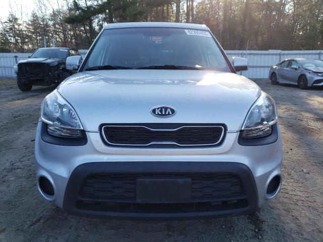 KNDJT2A54C7418784 - 2012 KIA SOUL SILVER photo 5