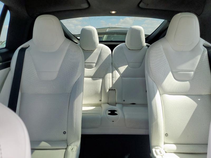 5YJXCBE48GF022157 - 2016 TESLA MODEL X GRAY photo 10