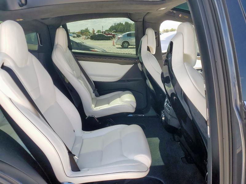 5YJXCBE48GF022157 - 2016 TESLA MODEL X GRAY photo 11