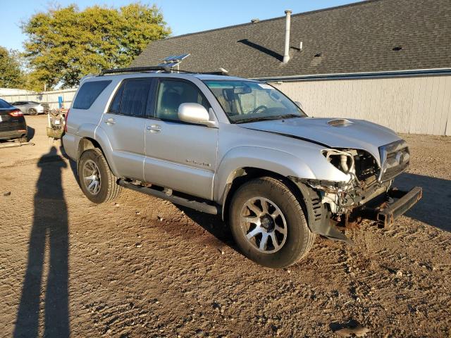 JTEBU14R08K015198 - 2008 TOYOTA 4RUNNER SR5 SILVER photo 4