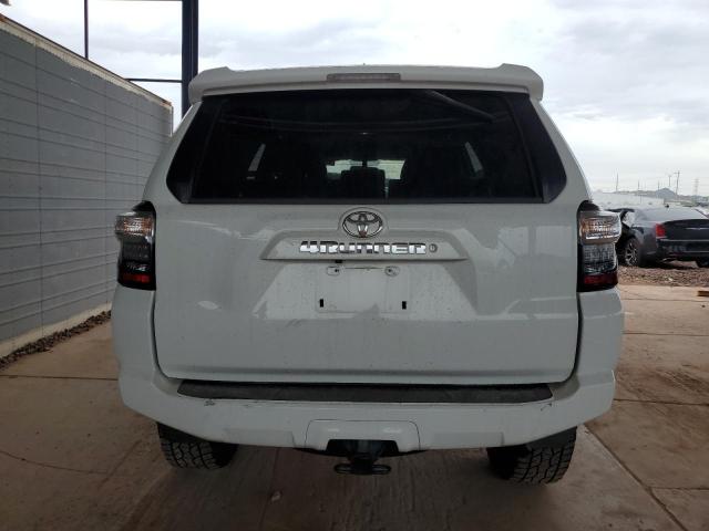 JTEBU5JR4H5469061 - 2017 TOYOTA 4RUNNER SR5/SR5 PREMIUM WHITE photo 6