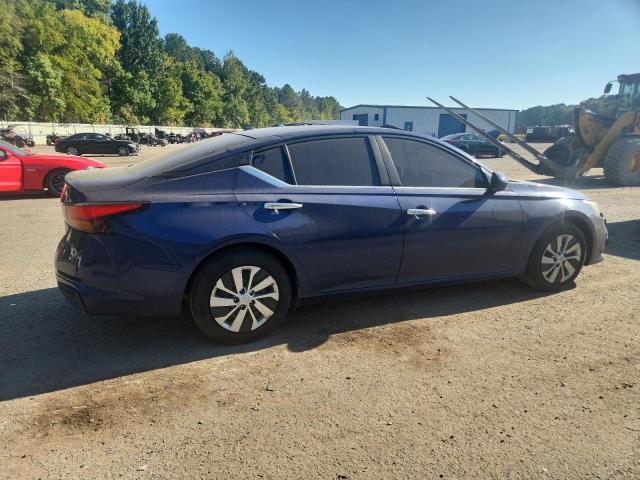 1N4BL4BV6KC155711 - 2019 NISSAN ALTIMA S BLUE photo 3