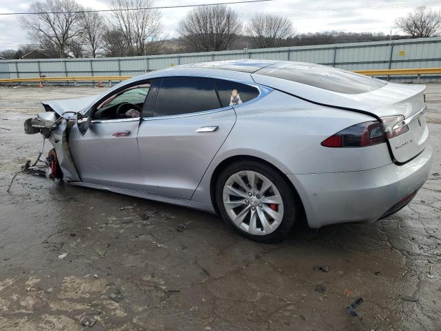 5YJSA1E45JF274403 - 2018 TESLA MODEL S ნაცრისფერი ფოტო 2