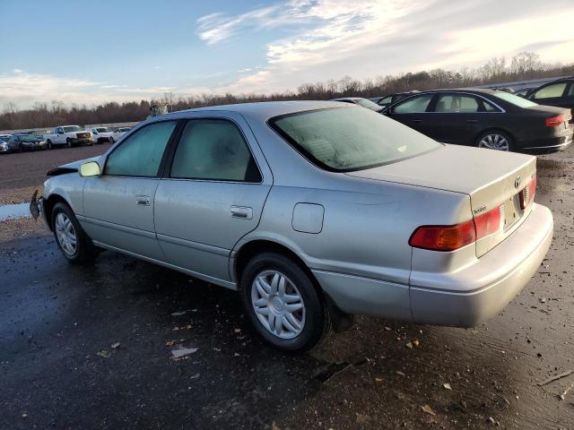 JT2BG28K510598618 - 2001 TOYOTA CAMRY LE SILVER photo 2