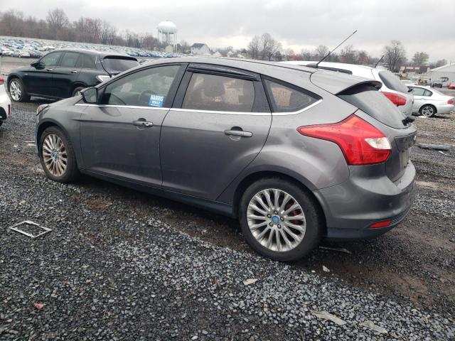 1FAHP3N21CL172699 - 2012 FORD FOCUS TITANIUM GRAY photo 2