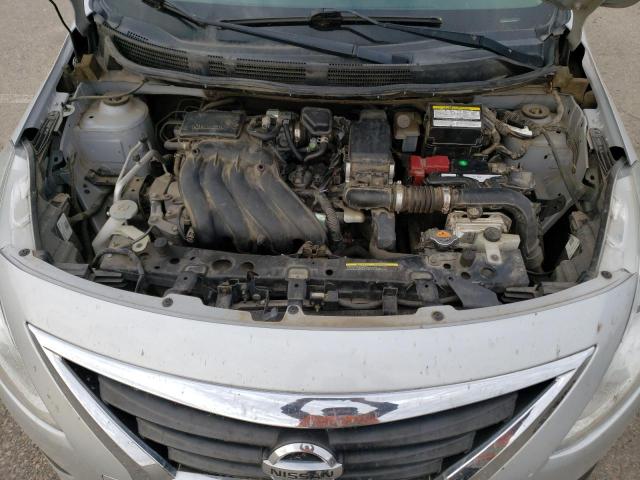 3N1CN7AP1JK442284 - 2018 NISSAN VERSA S SILVER photo 11