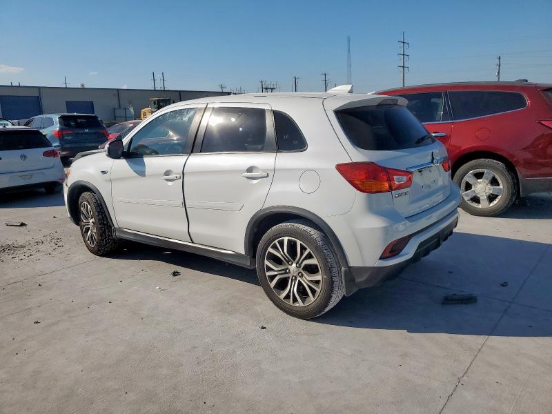 JA4AP3AU3KU033096 - 2019 MITSUBISHI OUTLANDER ES Սպիտակ լուսանկար 2