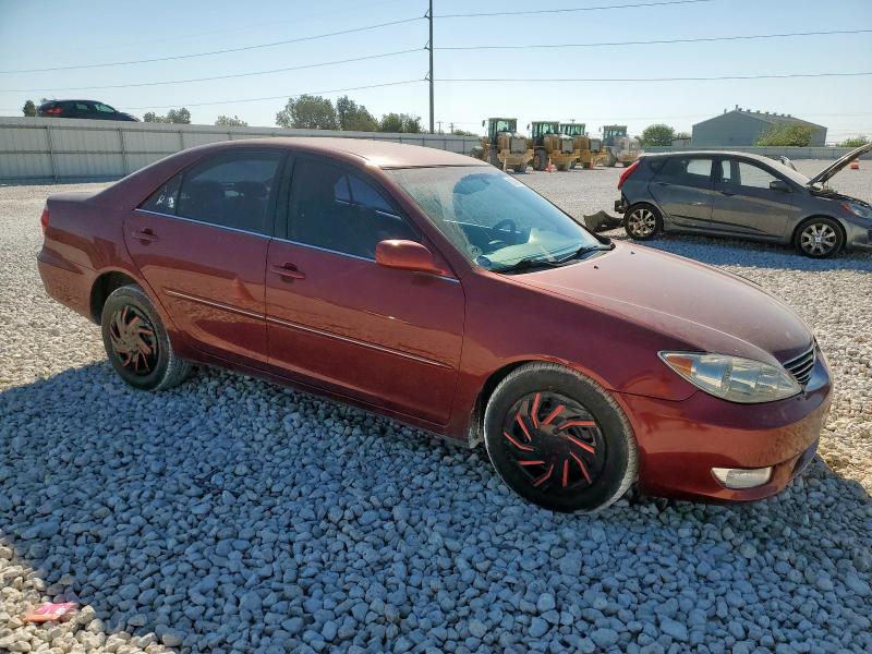 4T1BE32K95U058405 - 2005 TOYOTA CAMRY LE MAROON photo 4