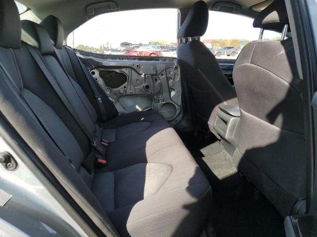 4T1B11HK3JU004082 - 2018 TOYOTA CAMRY L Gümüş foto 10