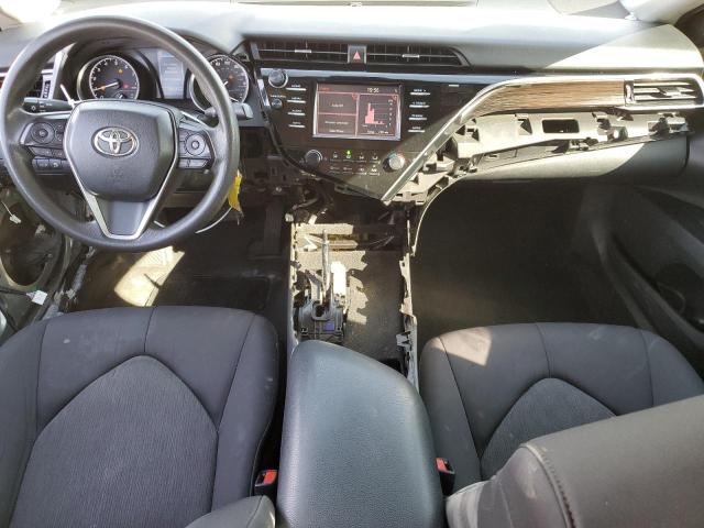 4T1B11HK3JU004082 - 2018 TOYOTA CAMRY L Gümüş foto 8