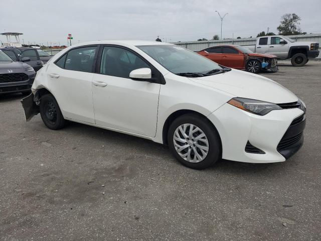 5YFBURHE0JP806266 - 2018 TOYOTA COROLLA L 白色 照片 4