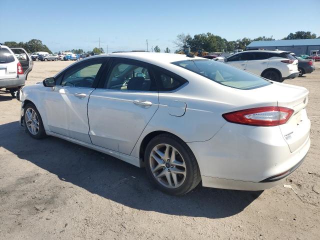 1FA6P0HD0F5119942 - 2015 FORD FUSION SE WHITE photo 2