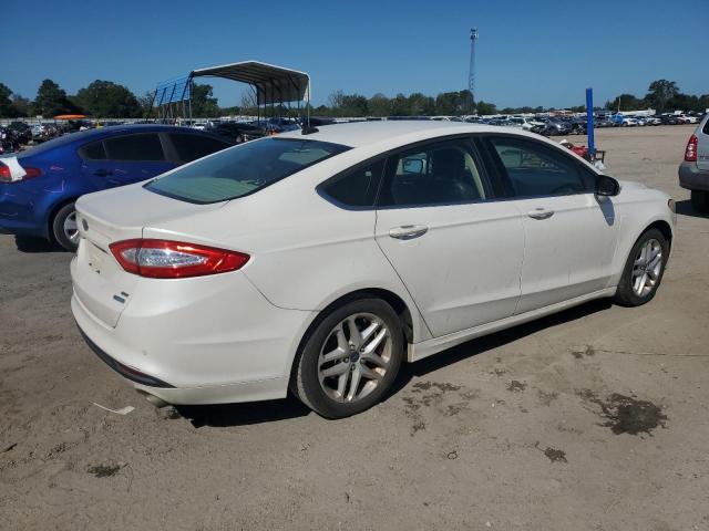 1FA6P0HD0F5119942 - 2015 FORD FUSION SE WHITE photo 3