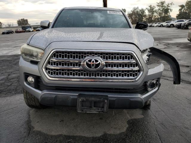 3TMAZ5CN3HM046896 - 2017 TOYOTA TACOMA DOUBLE CAB SILVER photo 5