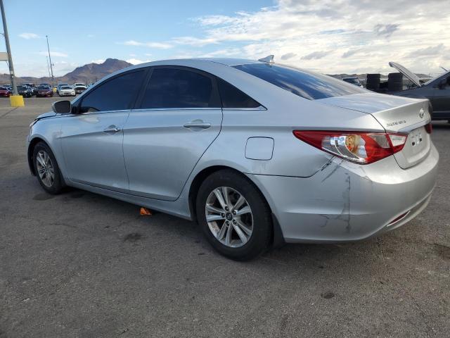 5NPEB4AC2DH504610 - 2013 HYUNDAI SONATA GLS Silber Foto 2