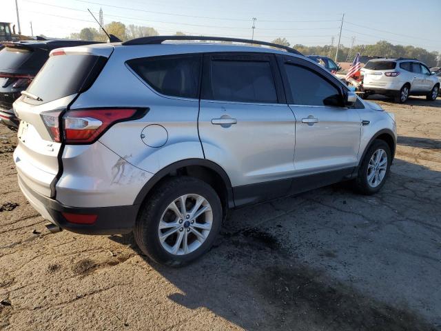 1FMCU0GD0JUC03860 - 2018 FORD ESCAPE SE Серебристый фото 3