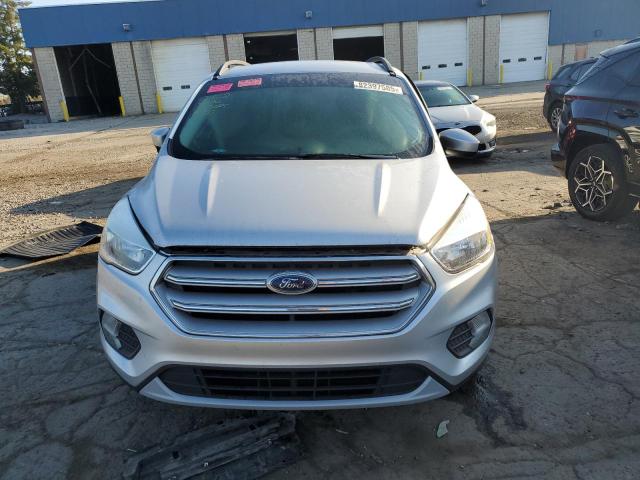 1FMCU0GD0JUC03860 - 2018 FORD ESCAPE SE Серебристый фото 5