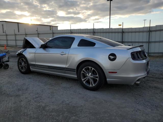 1ZVBP8AM0E5311553 - 2014 FORD MUSTANG SILVER photo 2