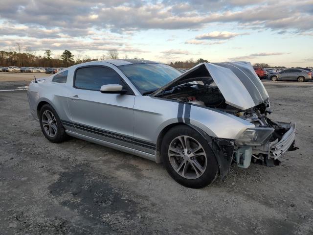 1ZVBP8AM0E5311553 - 2014 FORD MUSTANG SILVER photo 4