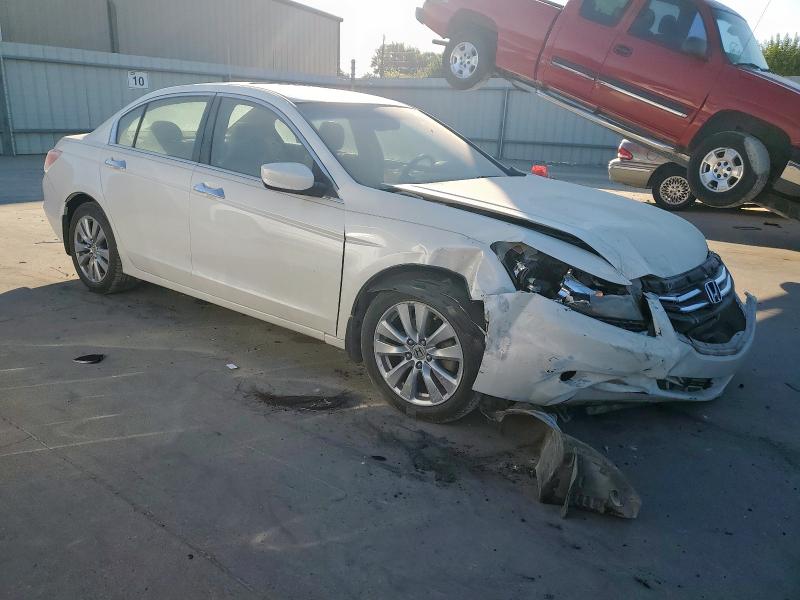 1HGCP3F80BA004510 - 2011 HONDA ACCORD EXL Weiß Foto 4