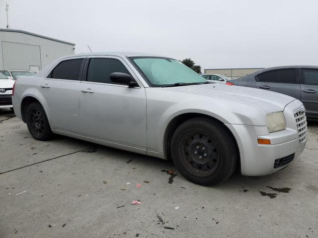 2C3LA43R08H328932 - 2008 CHRYSLER 300 LX SILVER photo 4