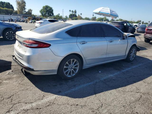 3FA6P0H74HR253895 - 2017 FORD FUSION SE SILVER photo 3