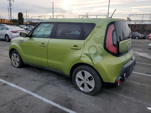 KNDJN2A22G7826707 - 2016 KIA SOUL GREEN photo 2