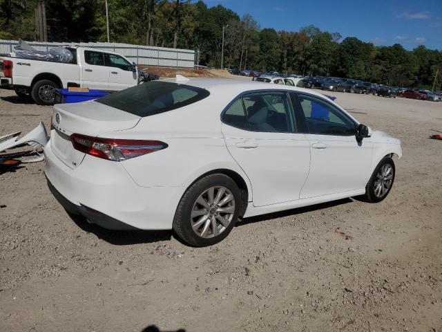 4T1C11AK3LU384851 - 2020 TOYOTA CAMRY LE 白色 照片 3