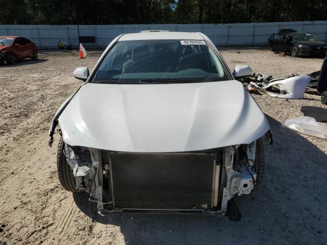 4T1C11AK3LU384851 - 2020 TOYOTA CAMRY LE 白色 照片 5