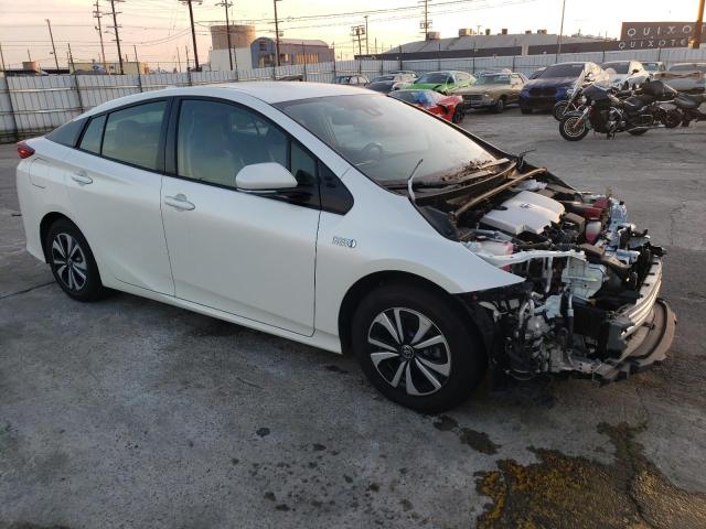 JTDKARFP2K3113674 - 2019 TOYOTA PRIUS PRIM WHITE photo 4
