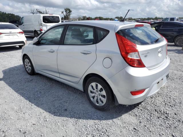 KMHCT5AE4HU347472 - 2017 HYUNDAI ACCENT SE SILVER photo 2